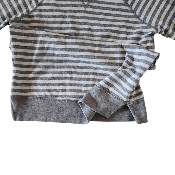 LULULEMON WOMEN'S GRAY/STRIPE REVERSIBLE OPEN YOUR HEART PULLOVER SWEATSHIRT SM - Picture 9 of 9